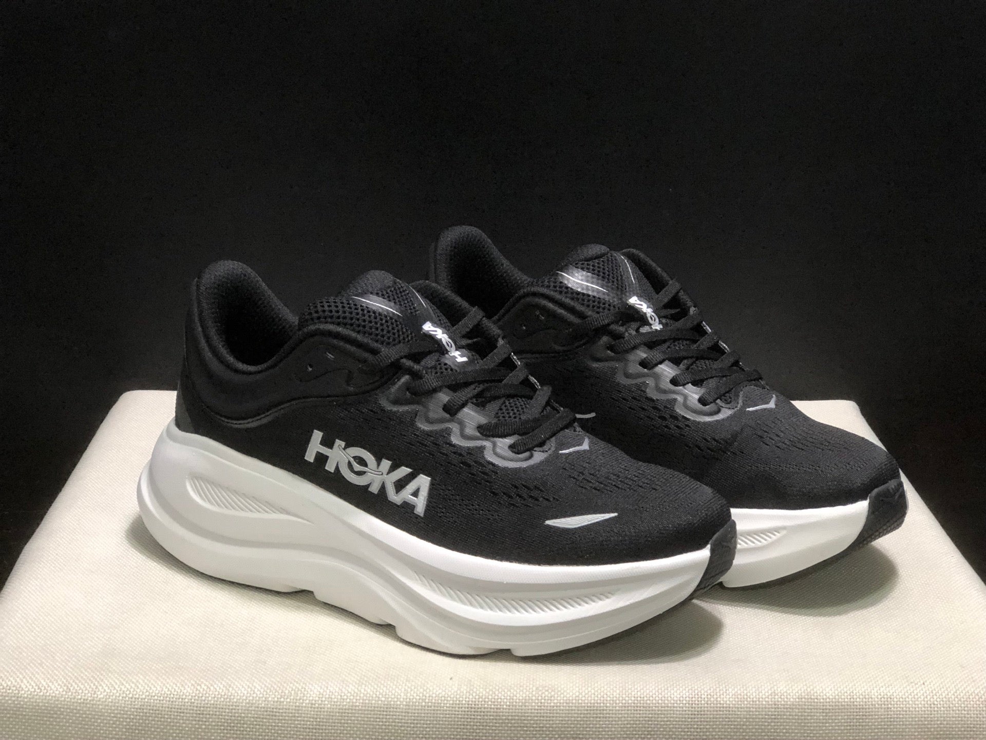 HOKA ONE ONE Bondi 9