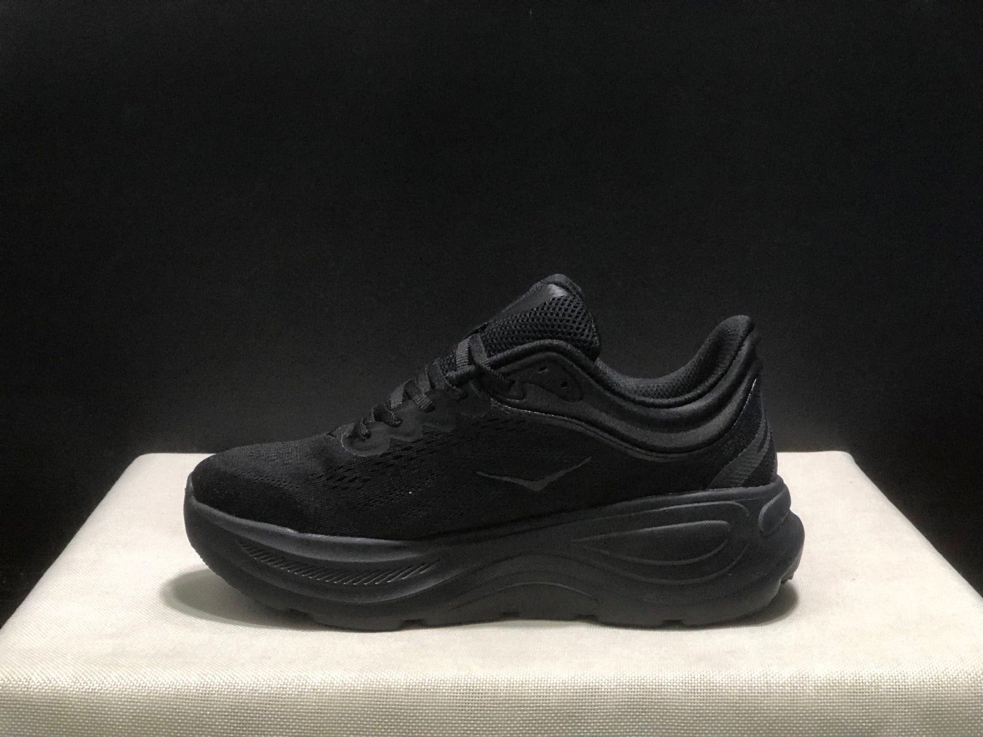 HOKA ONE ONE Bondi 9