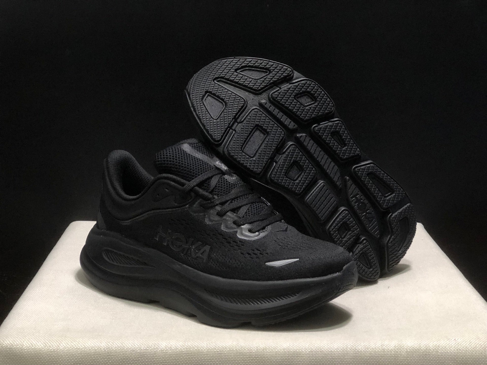 HOKA ONE ONE Bondi 9