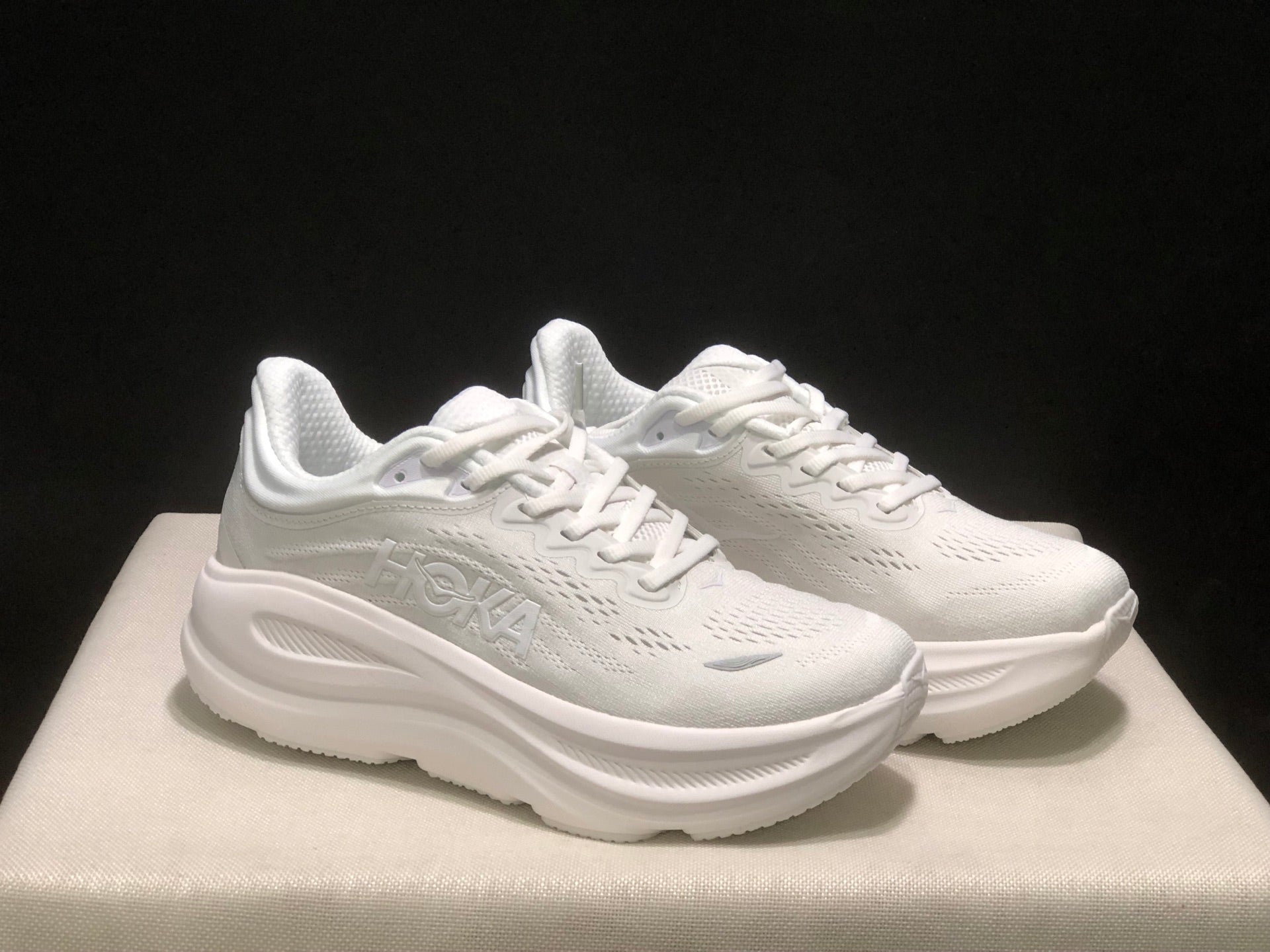HOKA ONE ONE Bondi 9