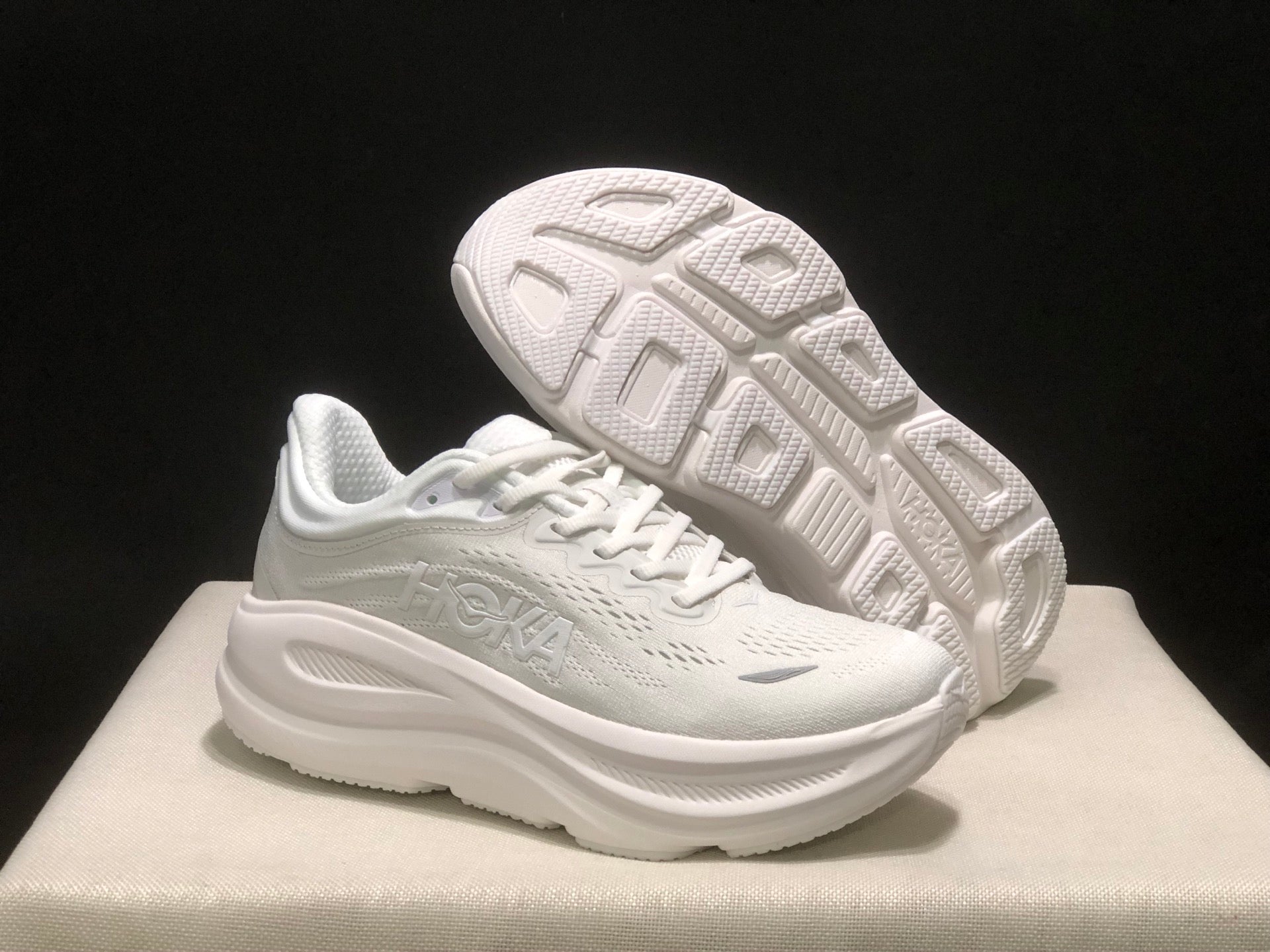 HOKA ONE ONE Bondi 9