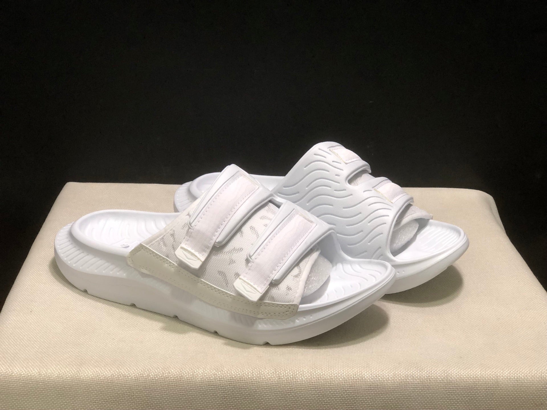 WTAPS x  HOKA ONE ONE ORA Luxe