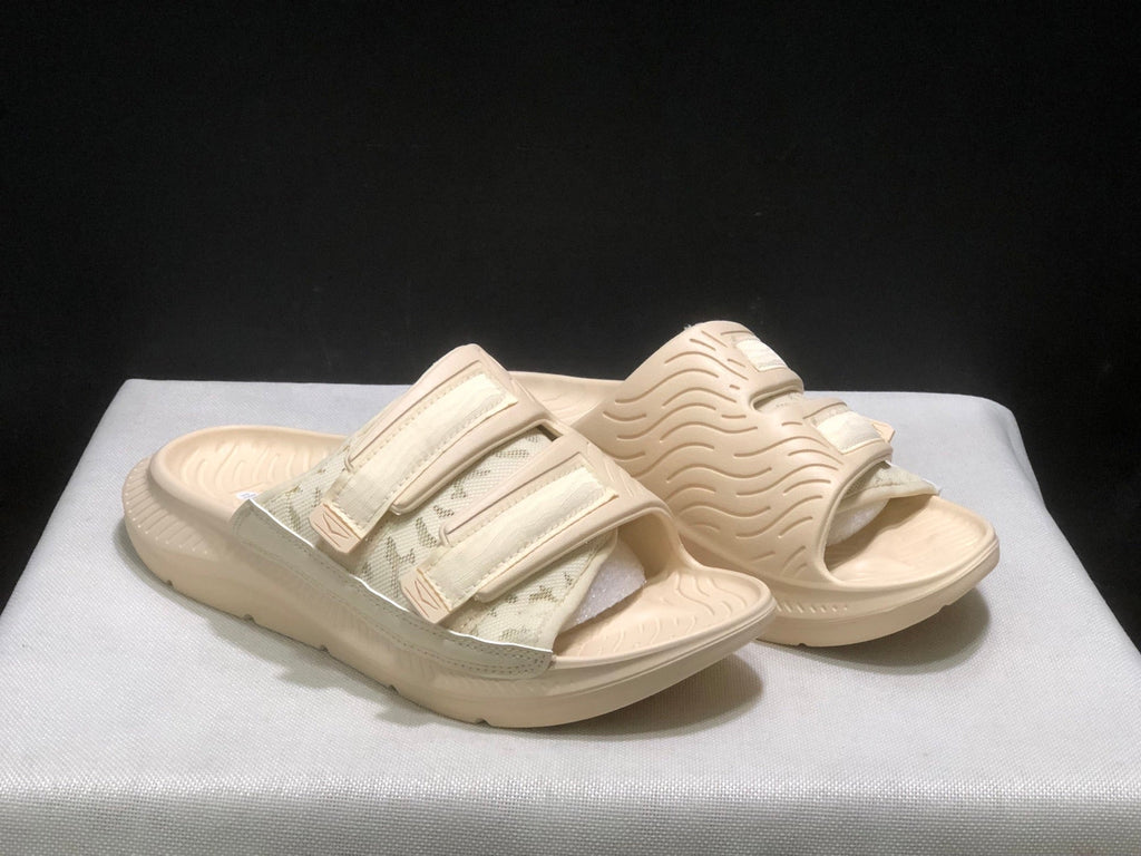 WTAPS x  HOKA ONE ONE ORA Luxe