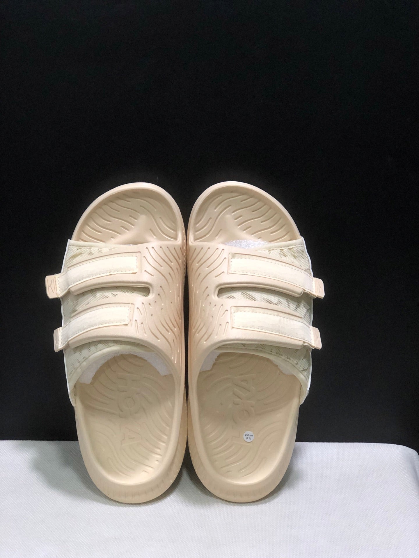 WTAPS x  HOKA ONE ONE ORA Luxe