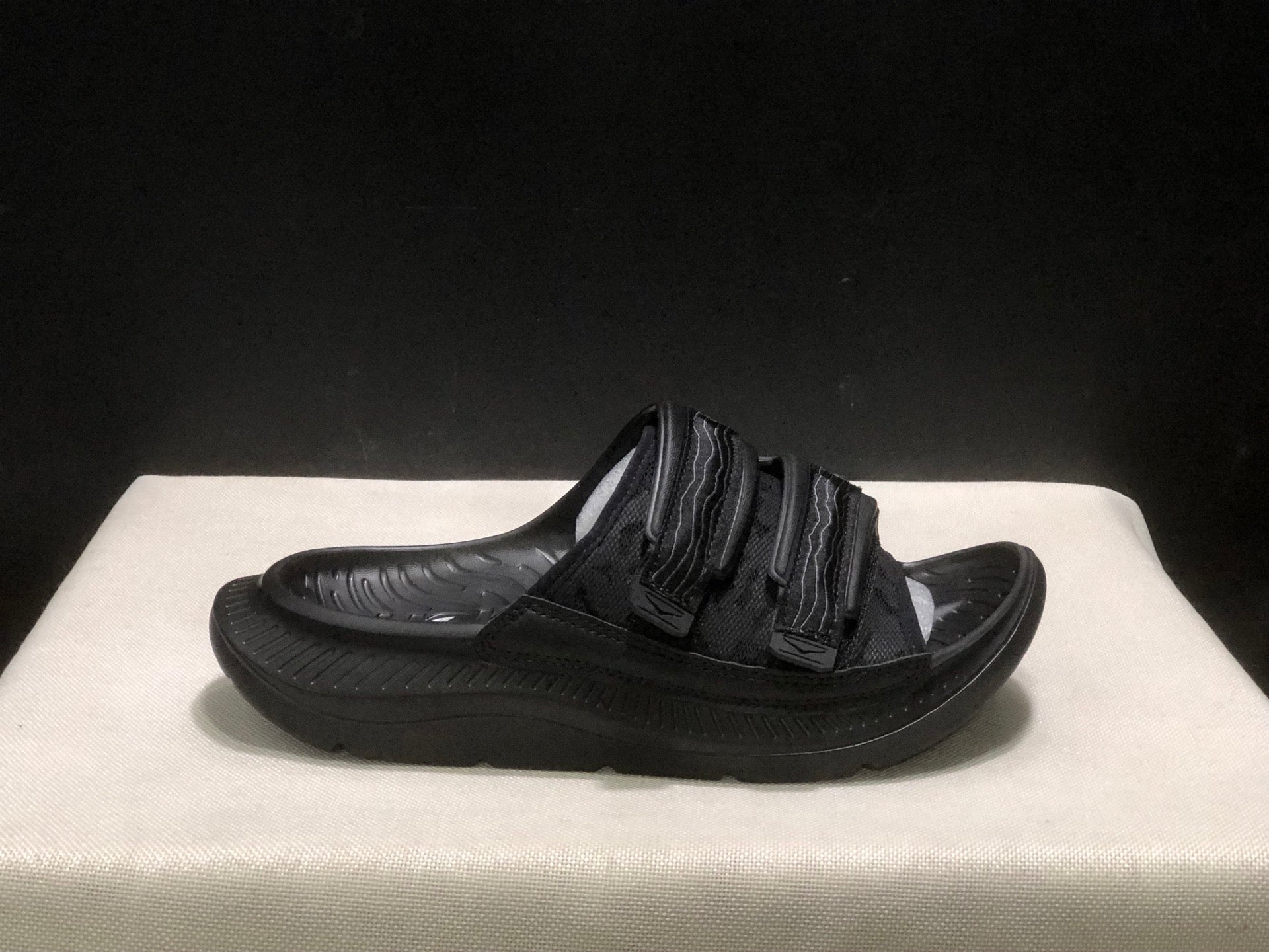WTAPS x  HOKA ONE ONE ORA Luxe