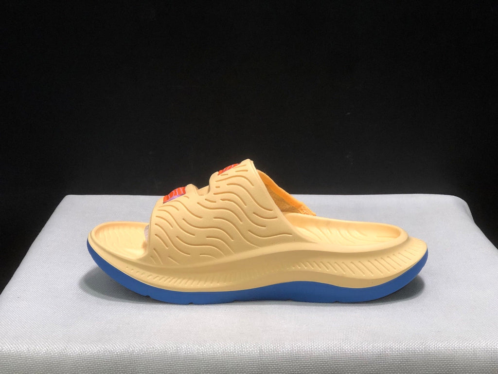 WTAPS x  HOKA ONE ONE ORA Luxe
