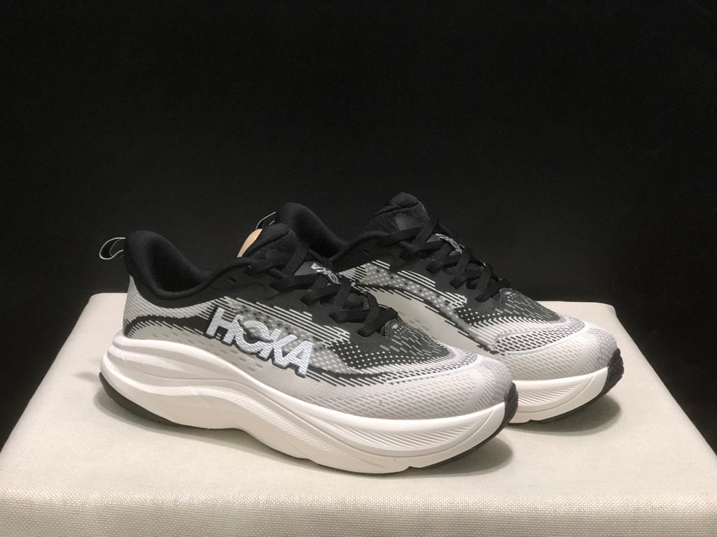 HOKA ONE ONE SKYFLOW