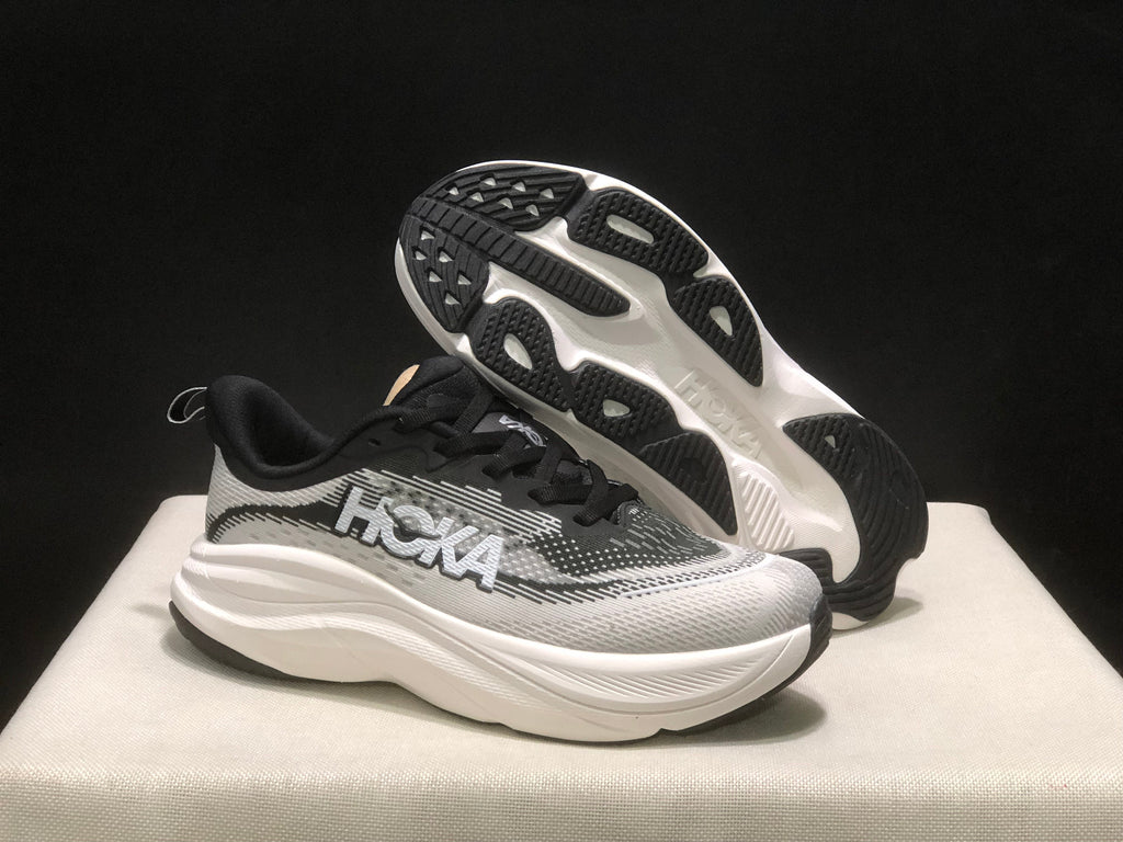 HOKA ONE ONE SKYFLOW