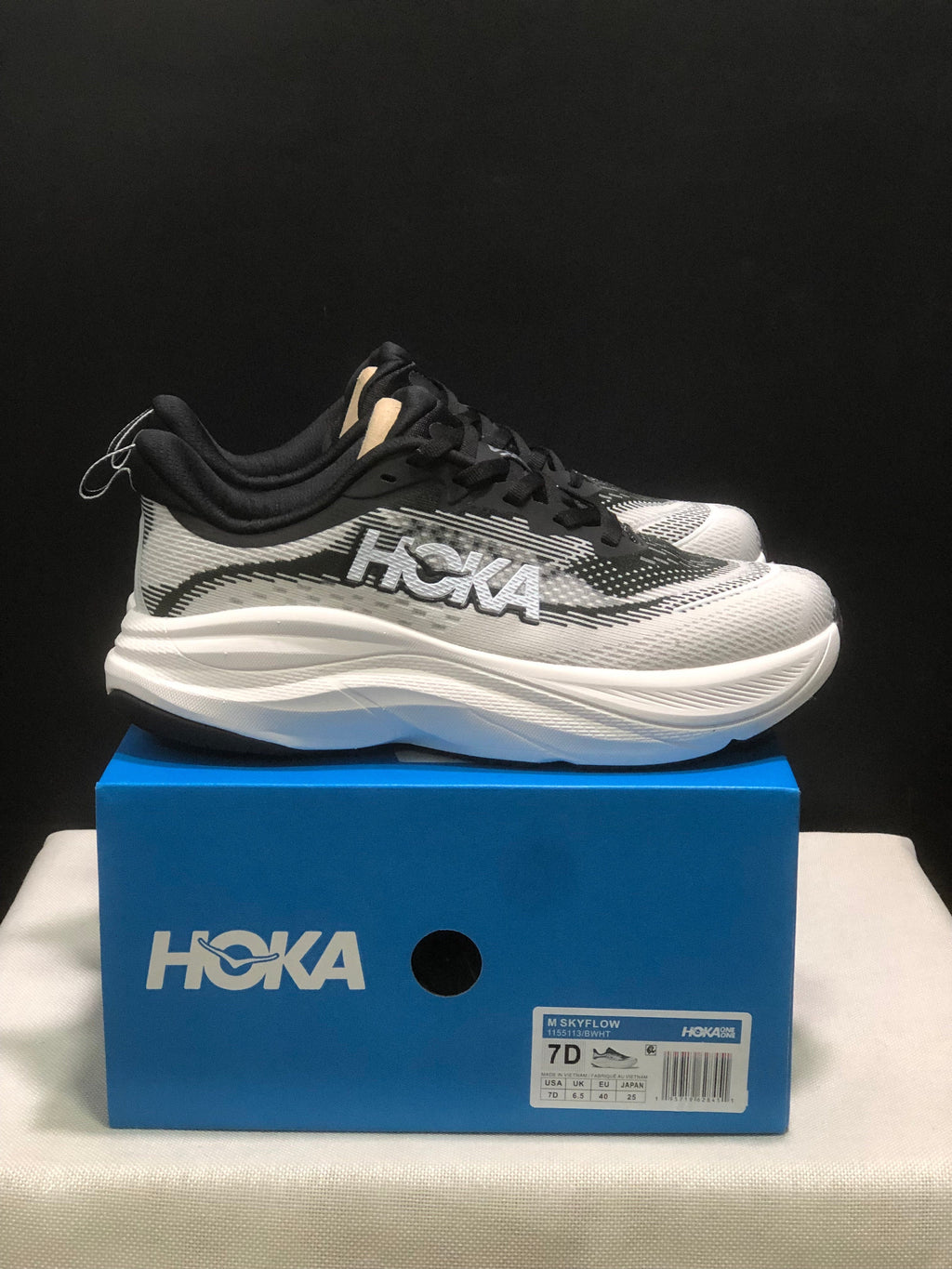 HOKA ONE ONE SKYFLOW