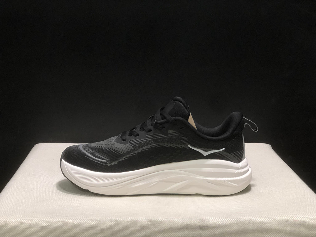HOKA ONE ONE SKYFLOW