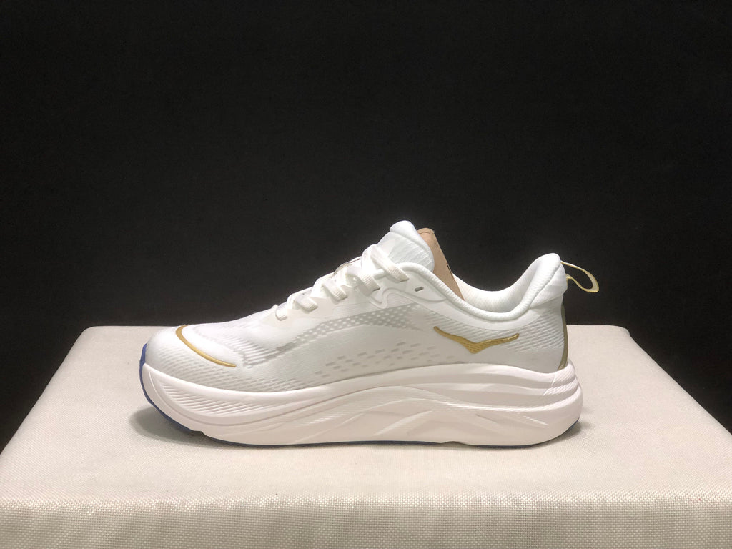 HOKA ONE ONE SKYFLOW
