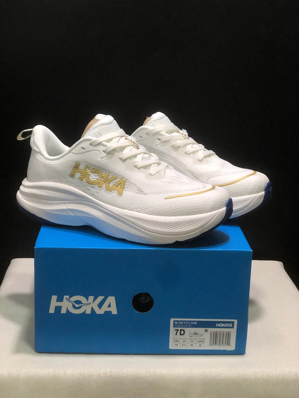HOKA ONE ONE SKYFLOW