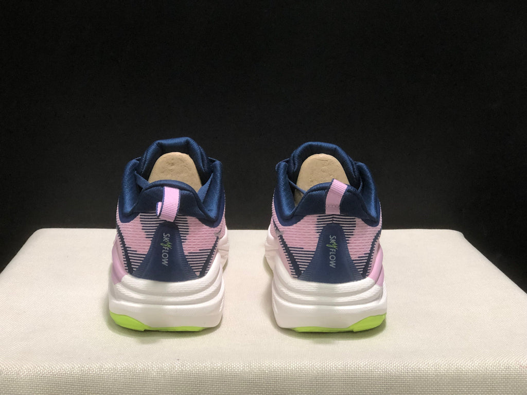 HOKA ONE ONE SKYFLOW