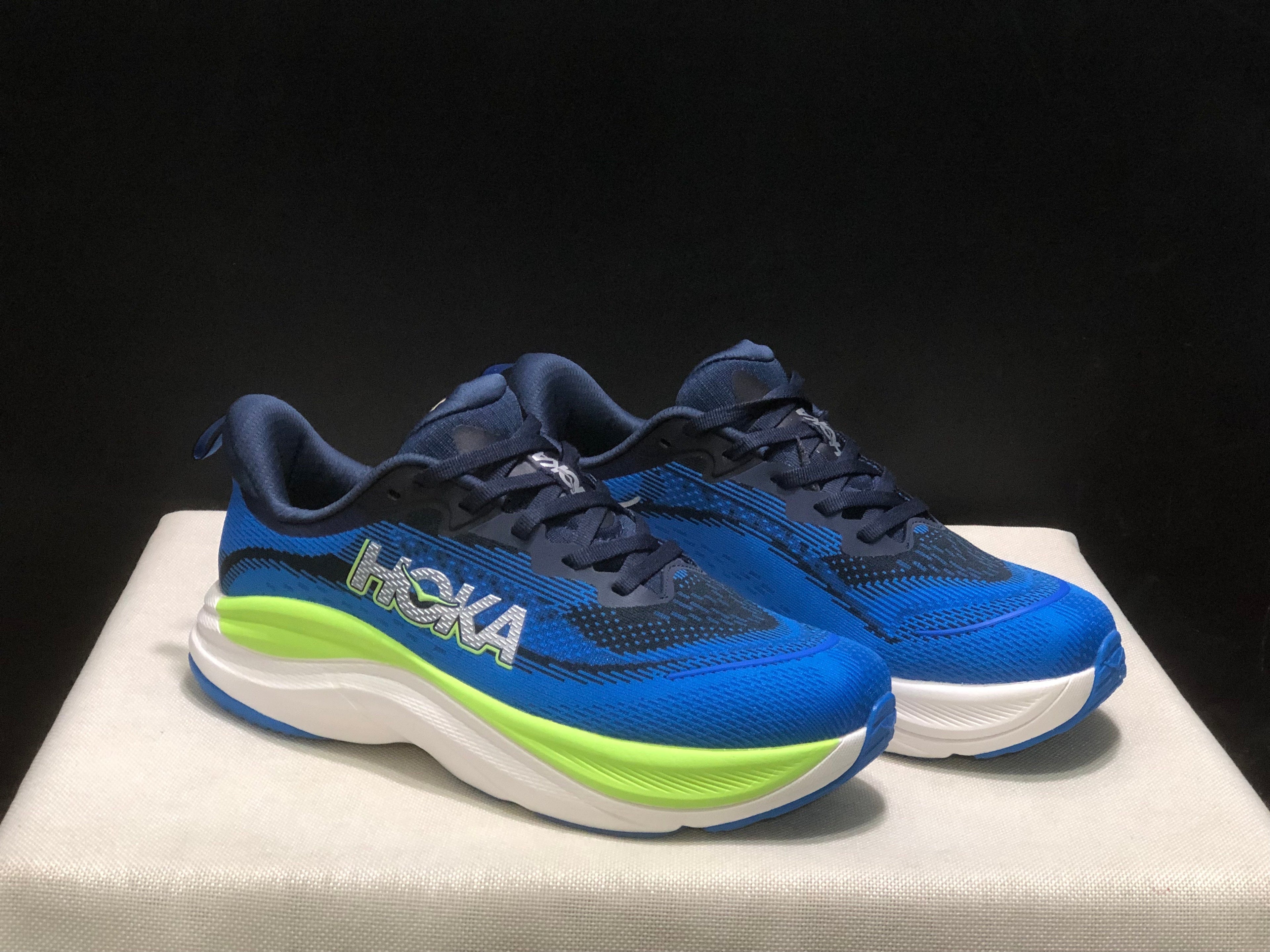 HOKA ONE ONE SKYFLOW