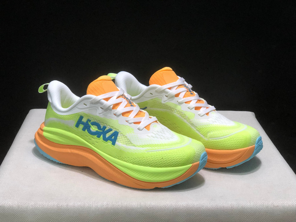 HOKA ONE ONE SKYFLOW