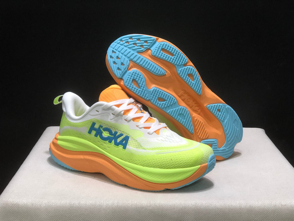 HOKA ONE ONE SKYFLOW