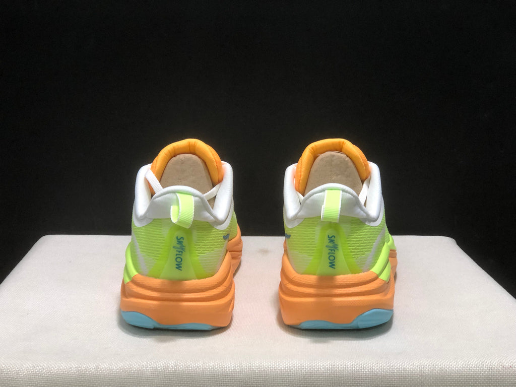 HOKA ONE ONE SKYFLOW