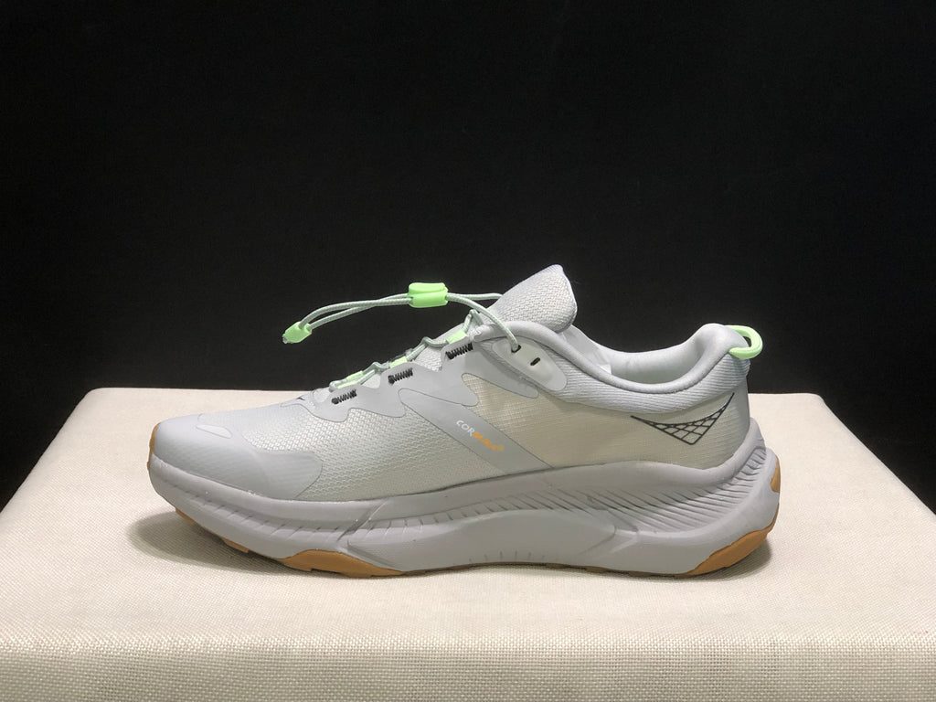 HOKA ONE ONE SKYFLOW
