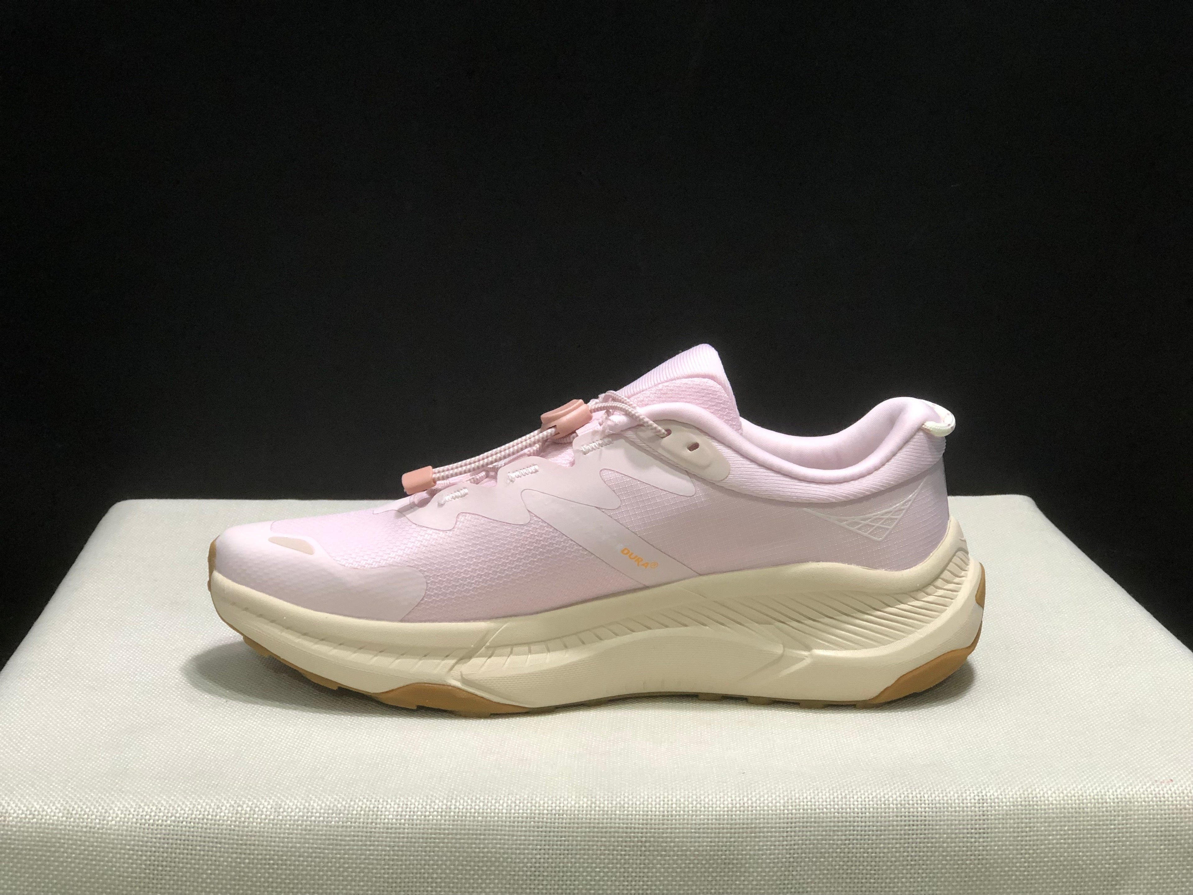 HOKA ONE ONE SKYFLOW
