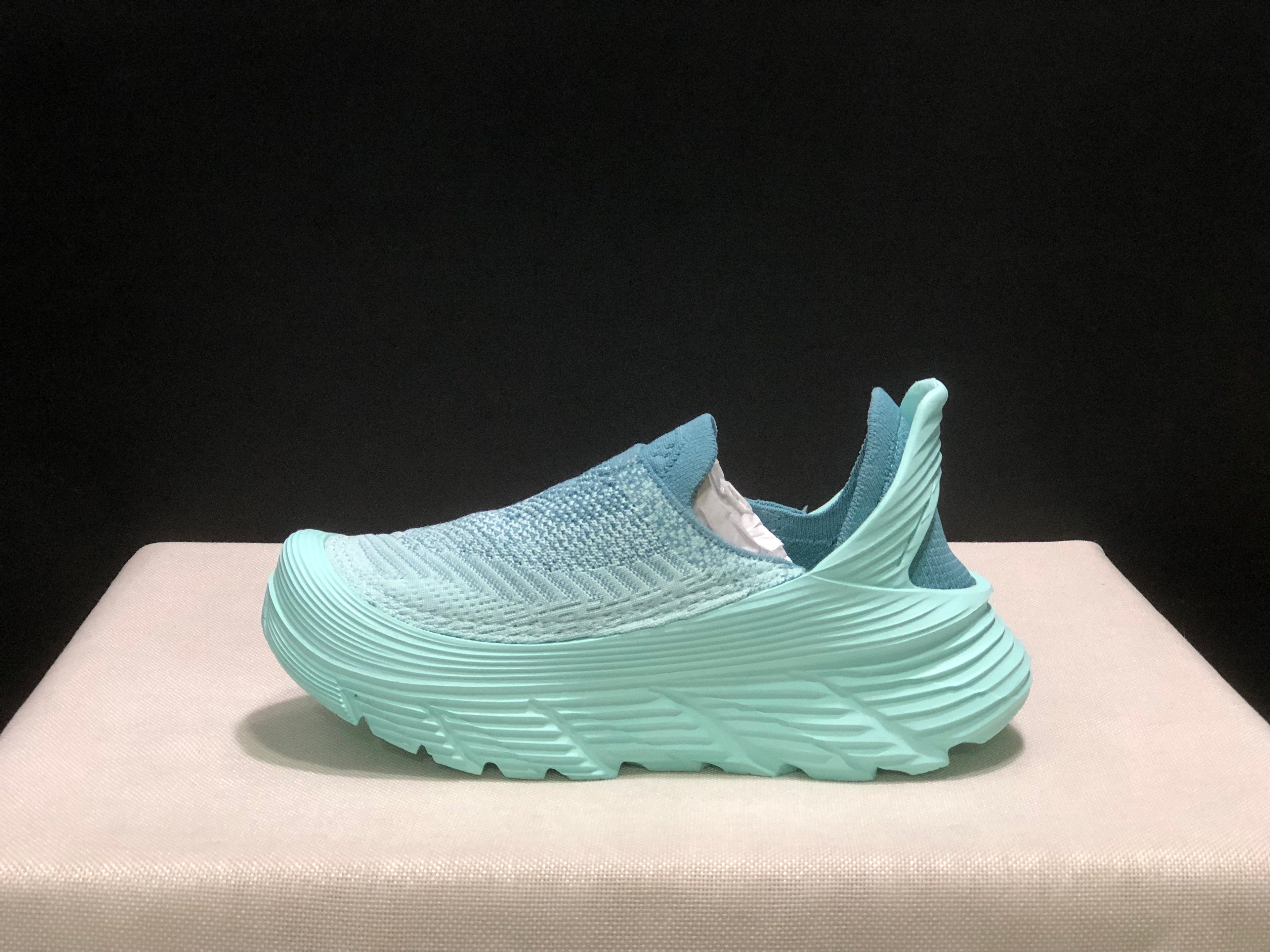 HOKA ONE ONE Restore TC