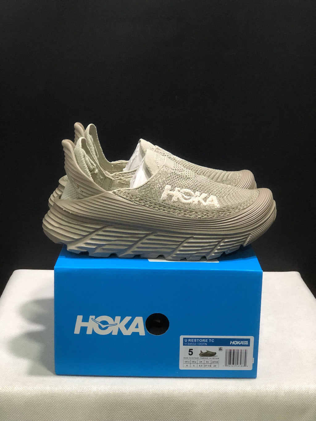 HOKA ONE ONE Restore TC