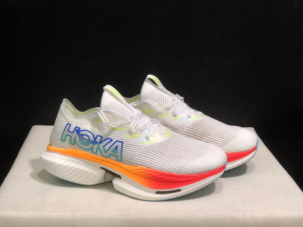 HOKA ONE ONE CIELO X1