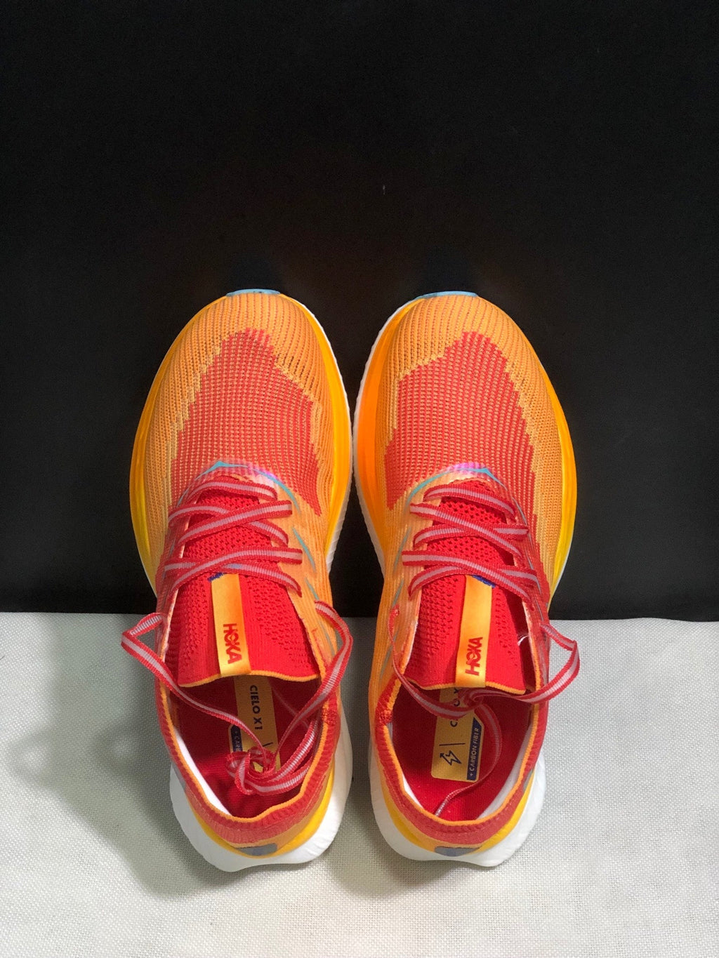 HOKA ONE ONE CIELO X1