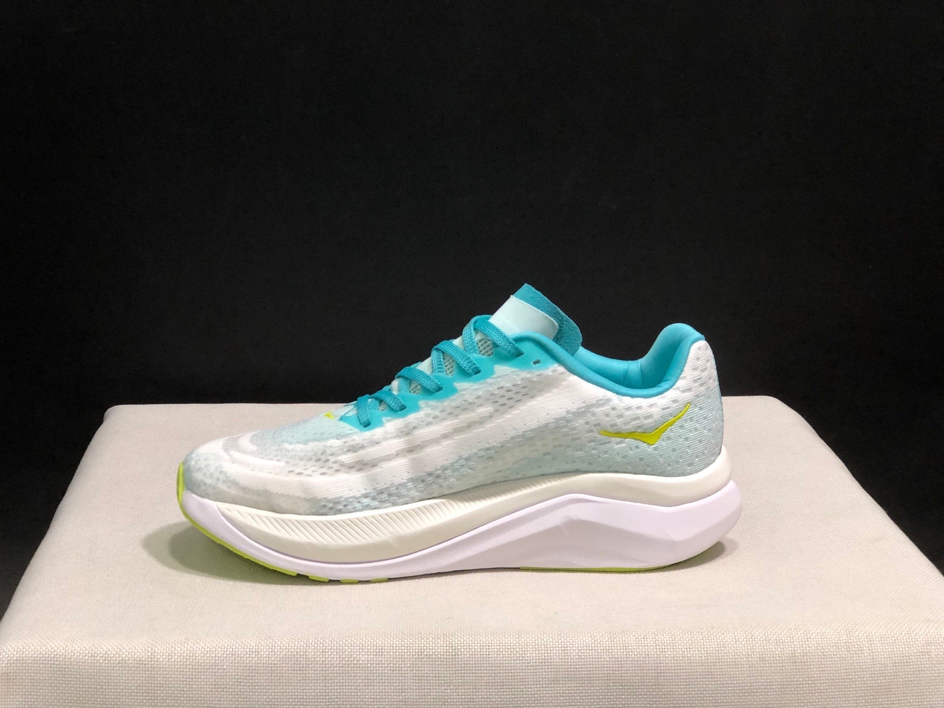 HOKA ONE ONE Mach X