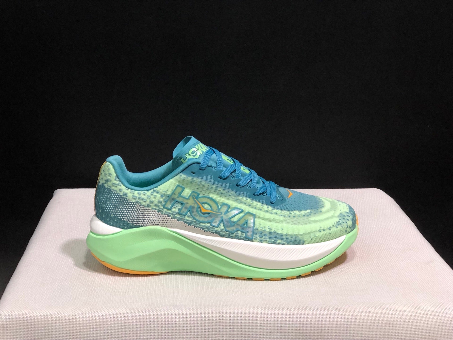 HOKA ONE ONE Mach X