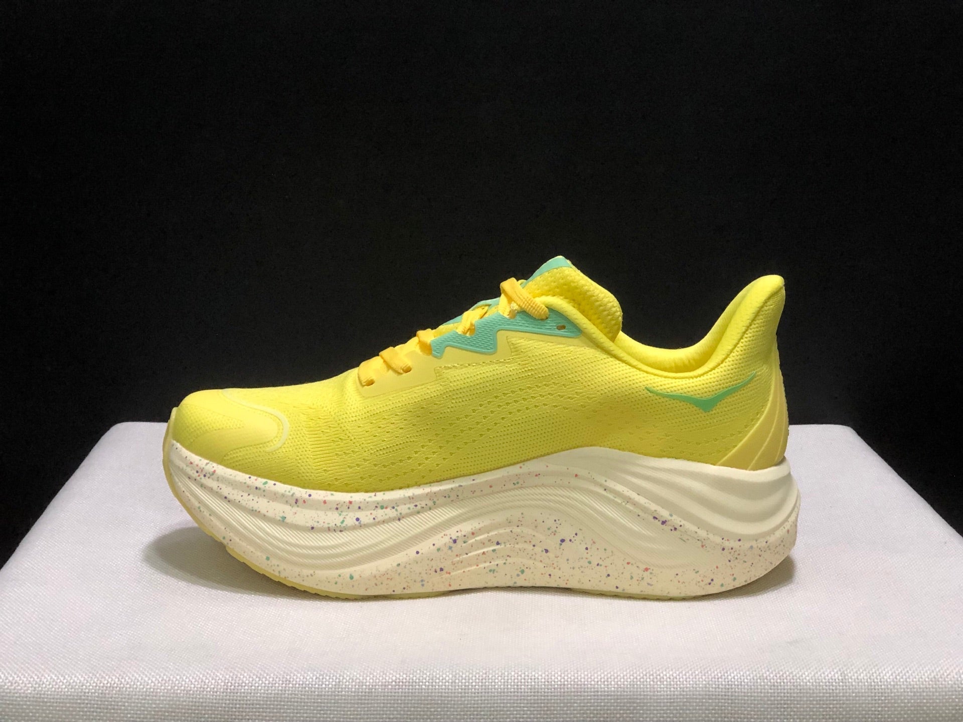 HOKA ONE ONE S KYWARD X