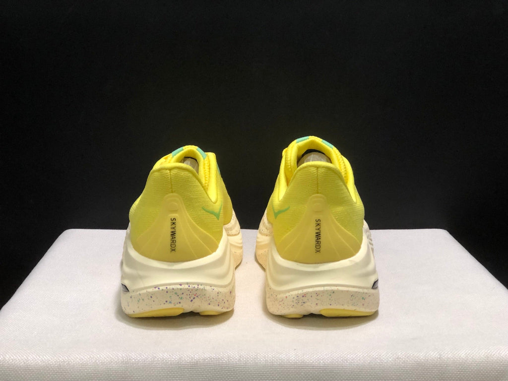 HOKA ONE ONE S KYWARD X