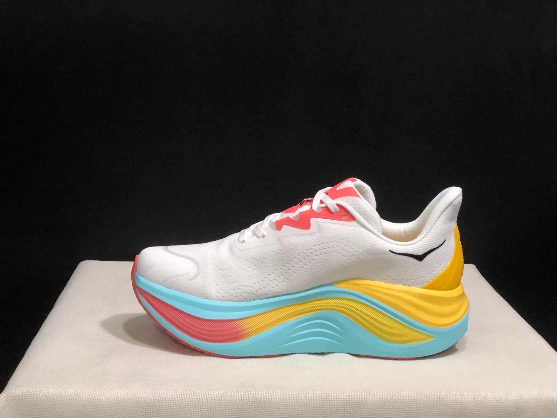 HOKA ONE ONE S KYWARD X