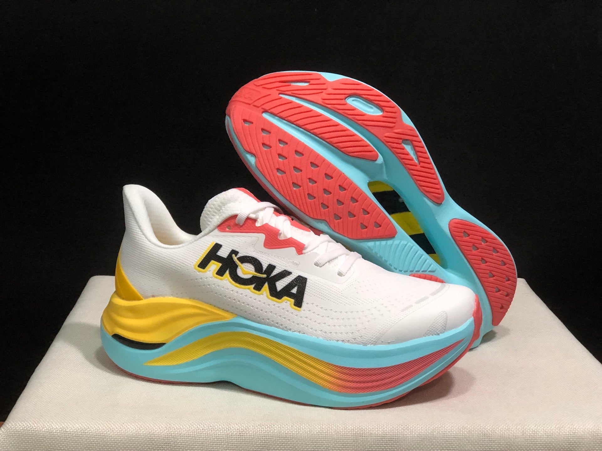 HOKA ONE ONE S KYWARD X