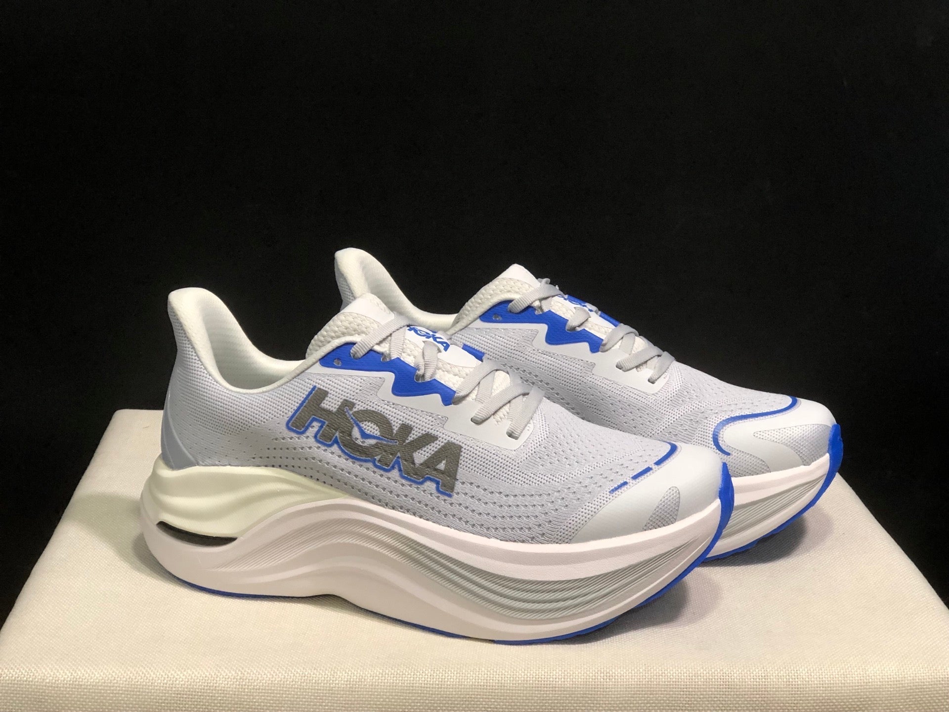 HOKA ONE ONE S KYWARD X
