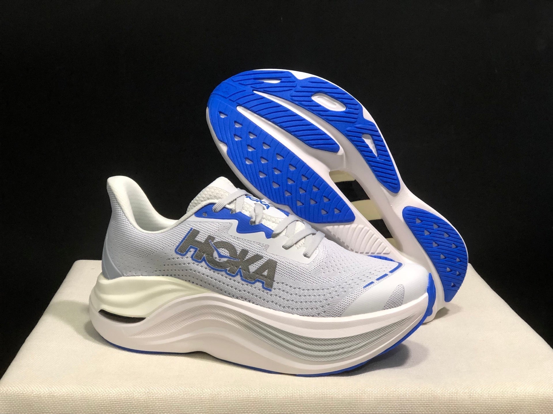 HOKA ONE ONE S KYWARD X