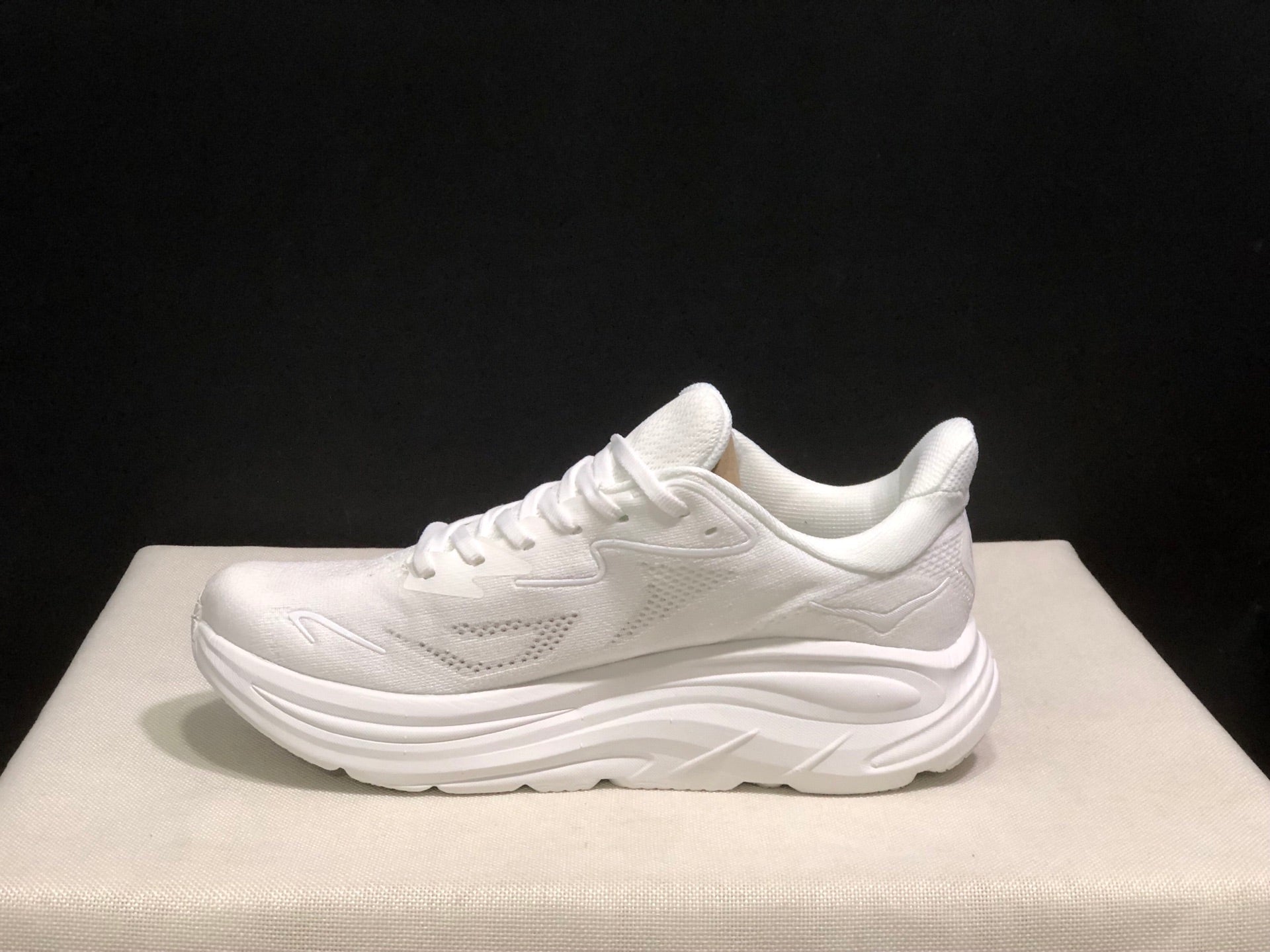 HOKA ONE ONE Clifton 10
