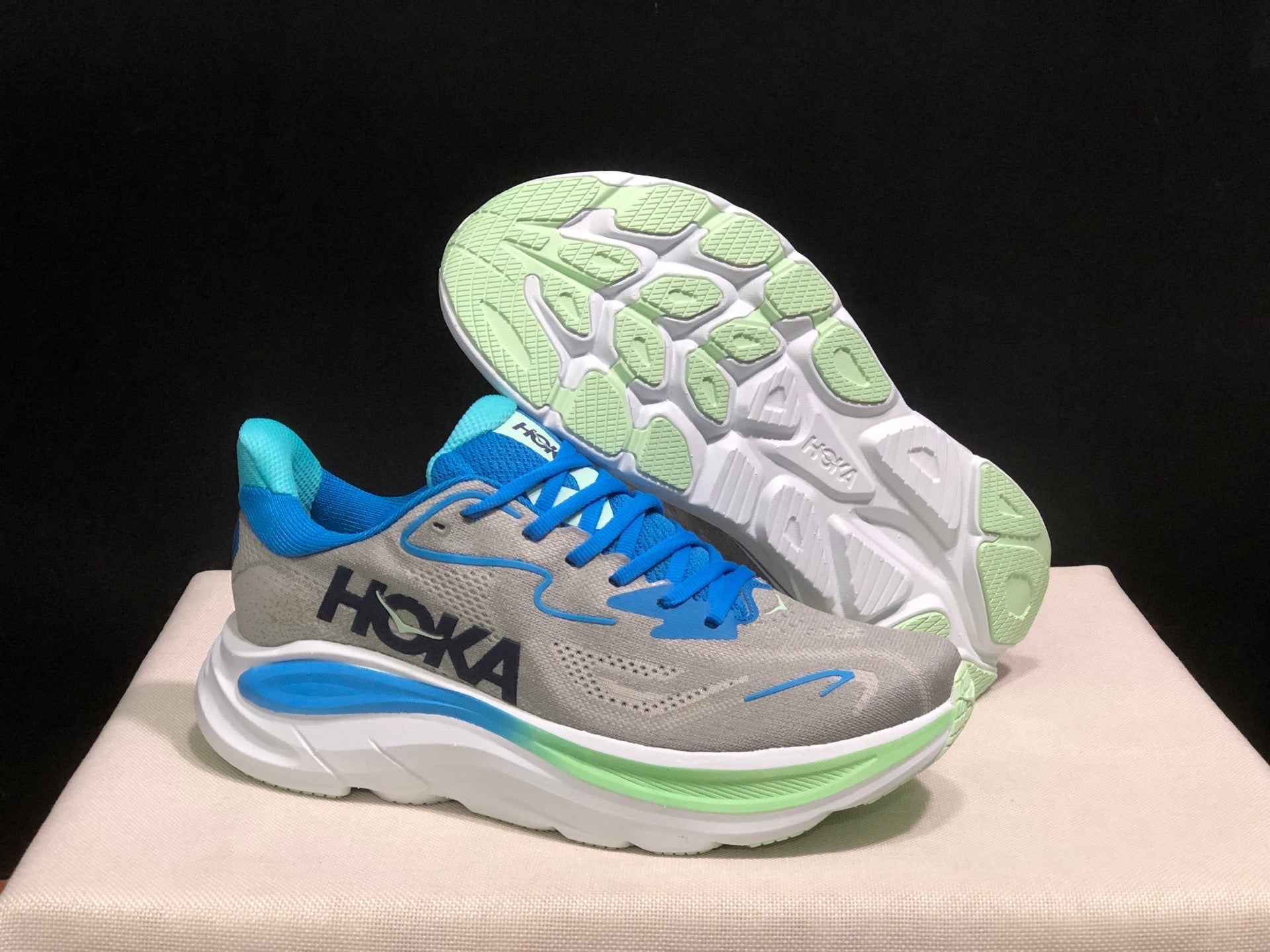 HOKA ONE ONE Clifton 10