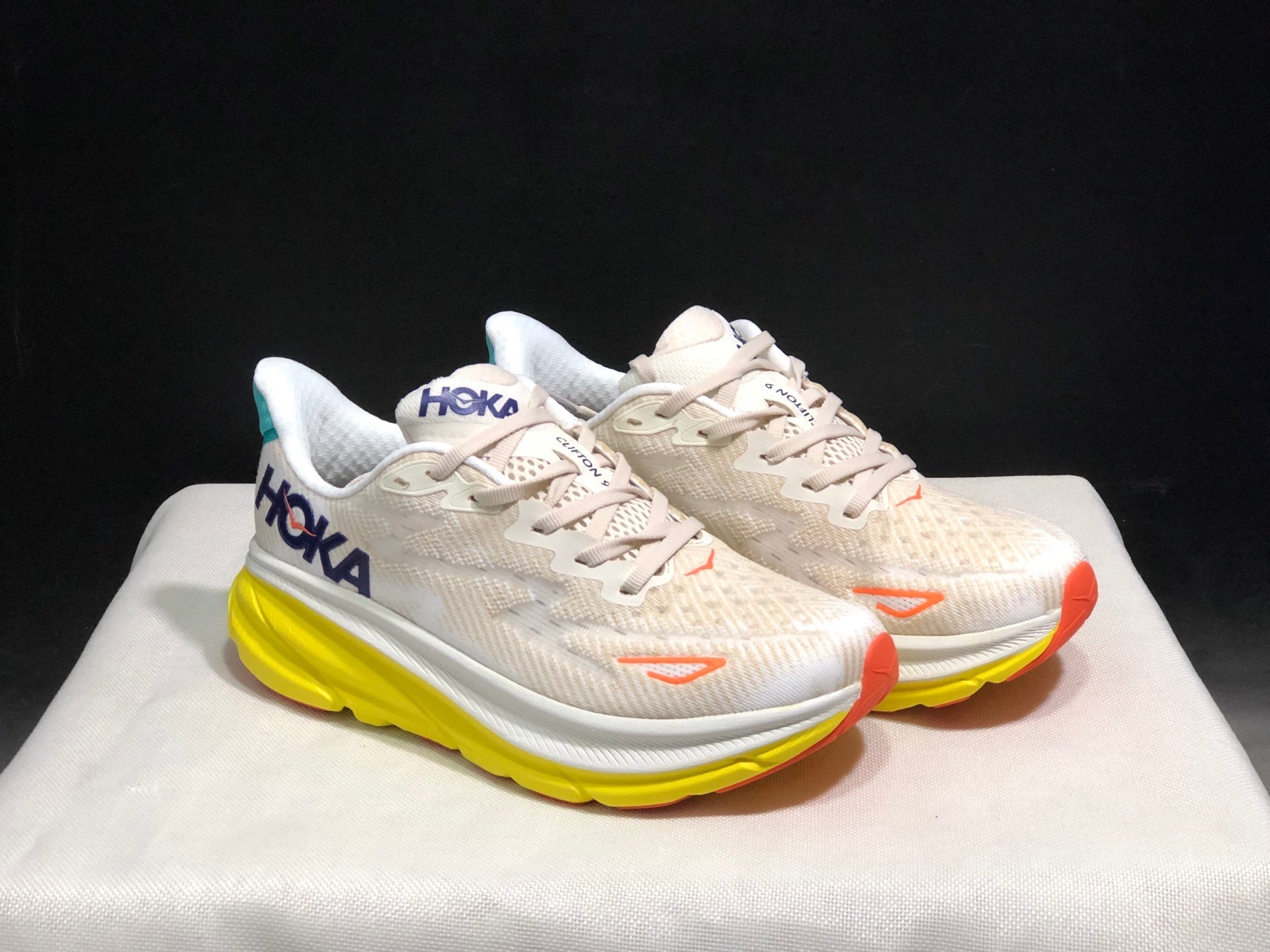 HOKA ONE ONE Clifton 9
