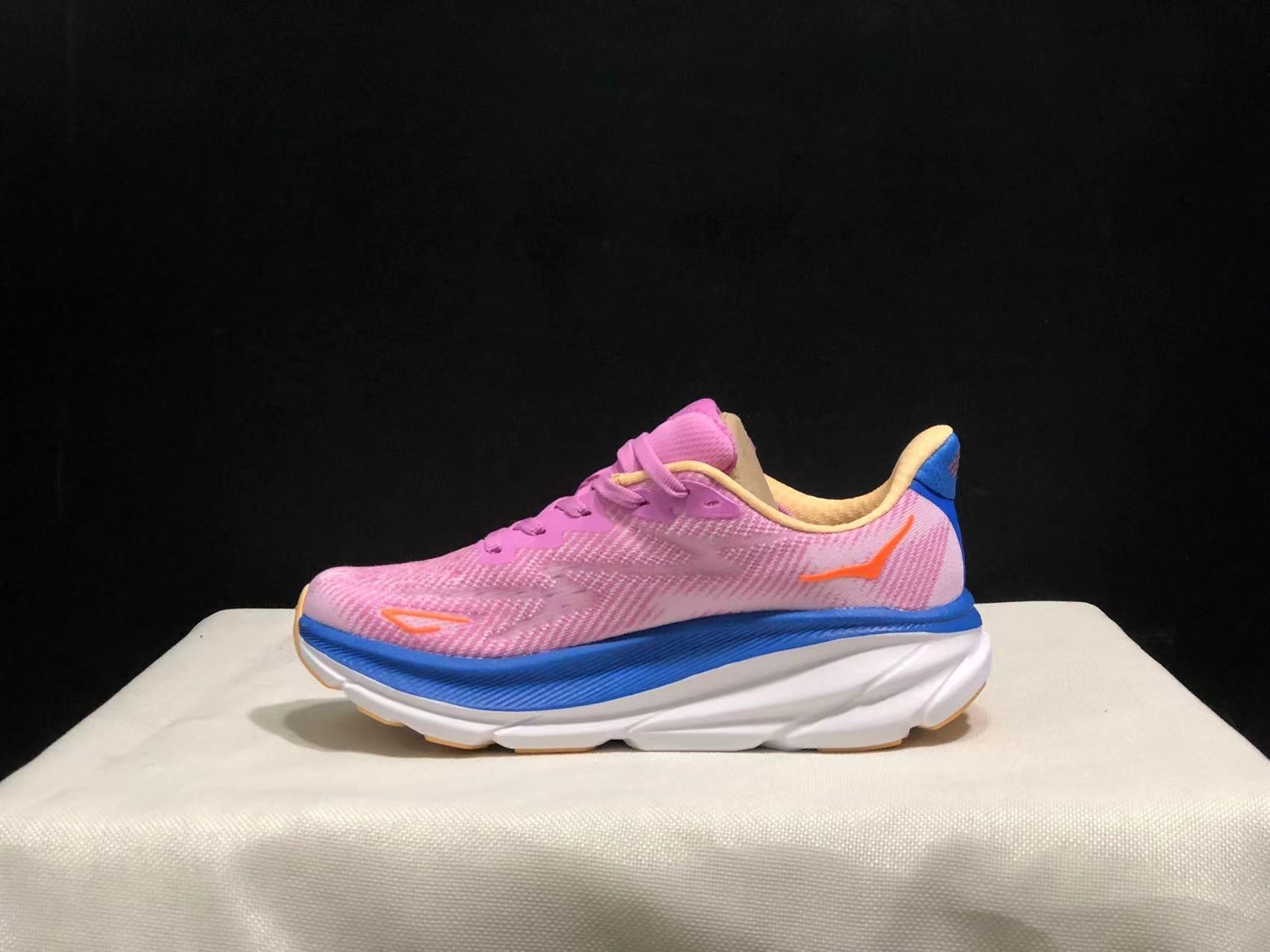 HOKA ONE ONE Clifton 9