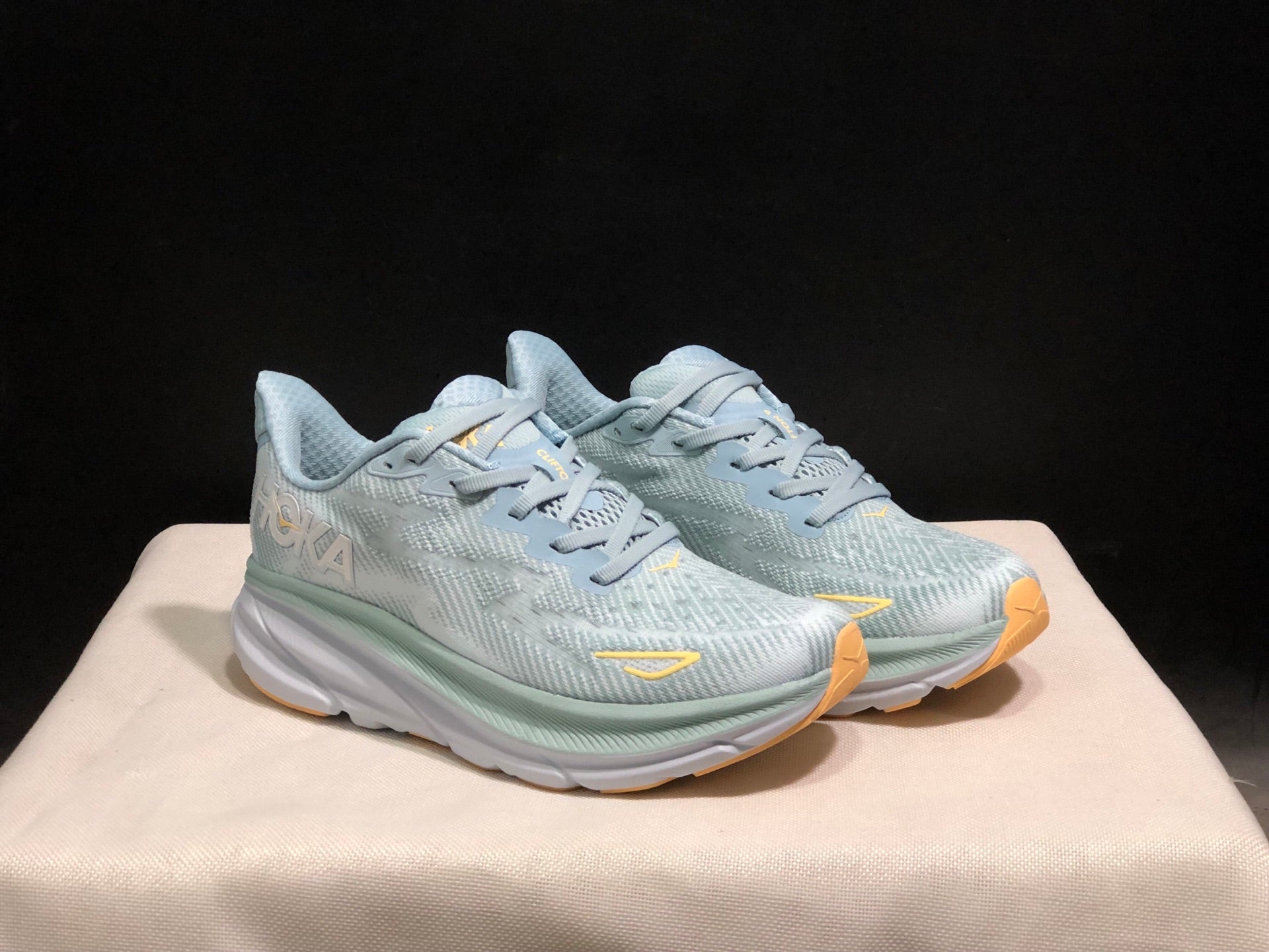 HOKA ONE ONE Clifton 9