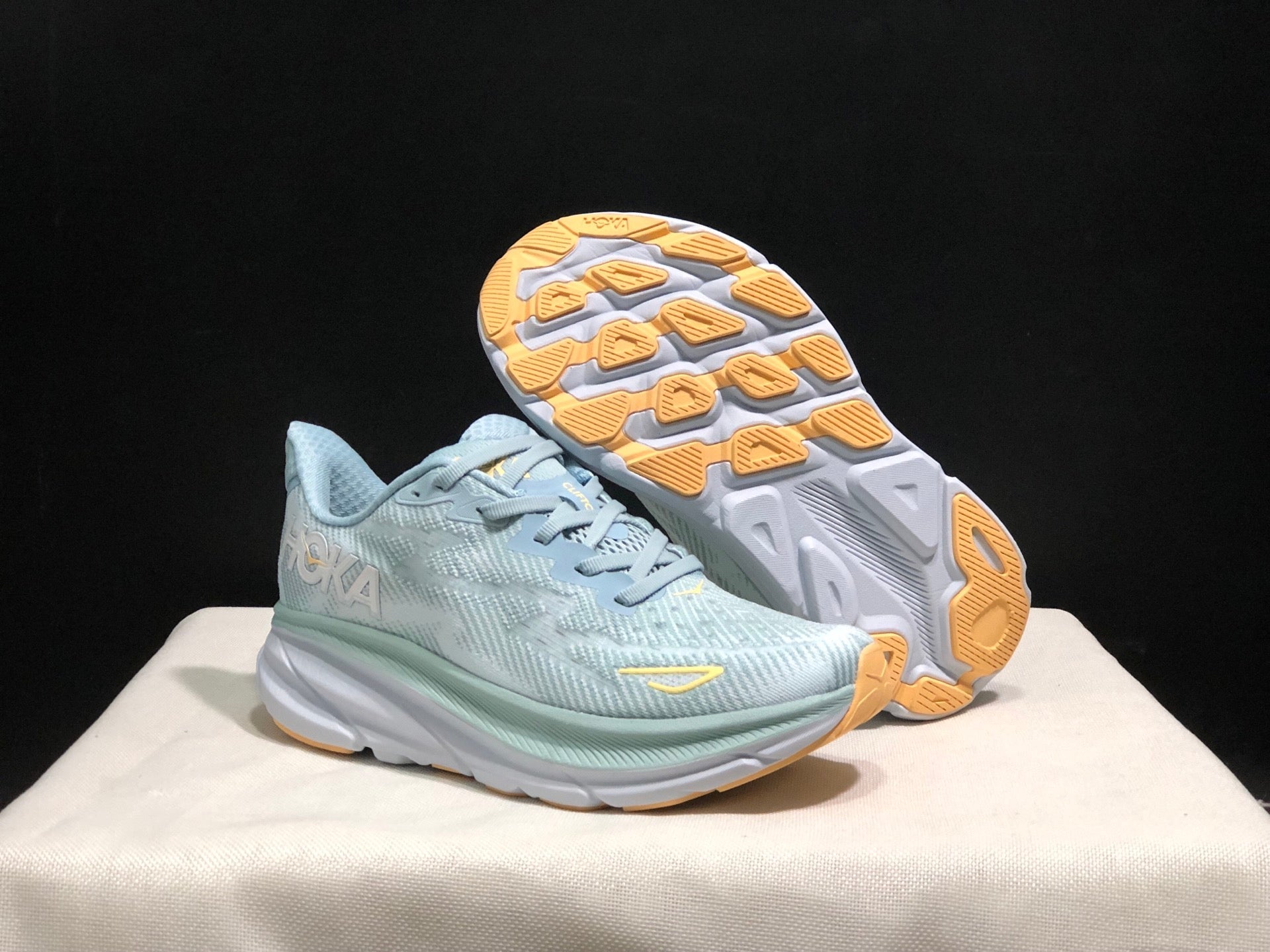 HOKA ONE ONE Clifton 9