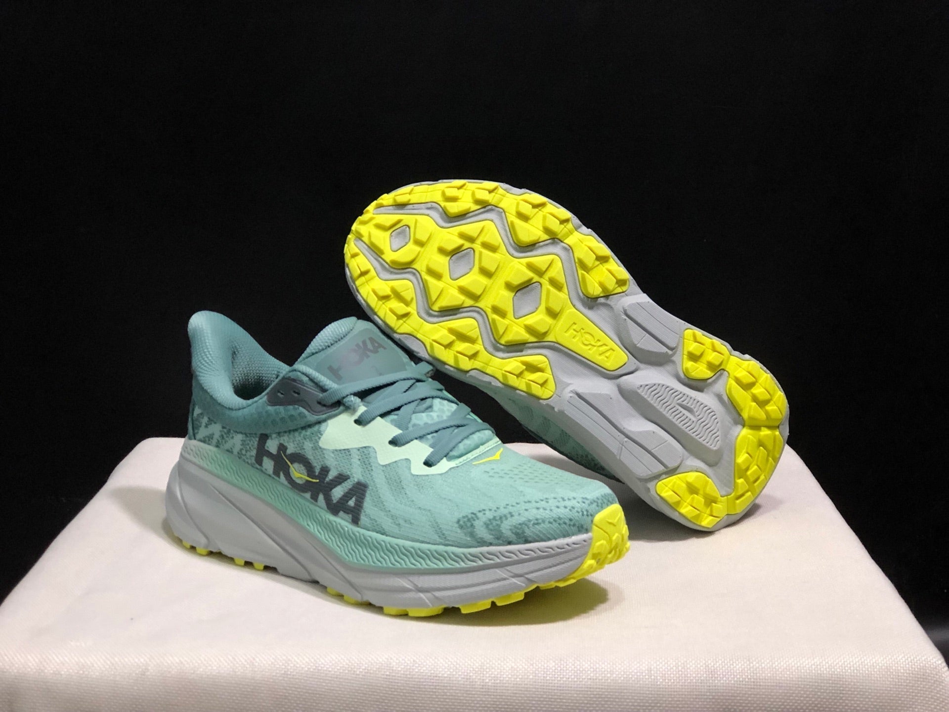 HOKA ONE ONE Challenger 7
