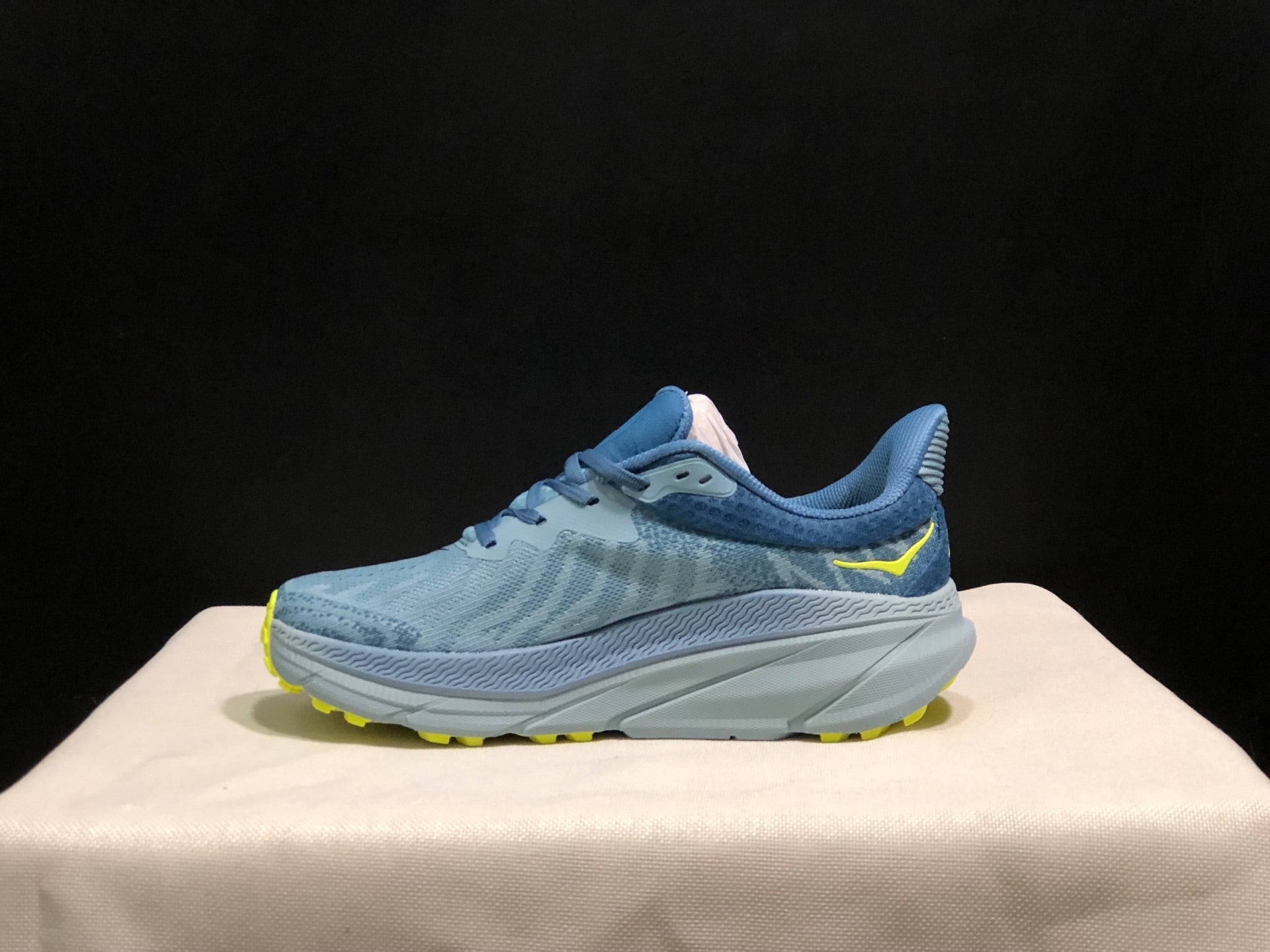 HOKA ONE ONE Challenger 7