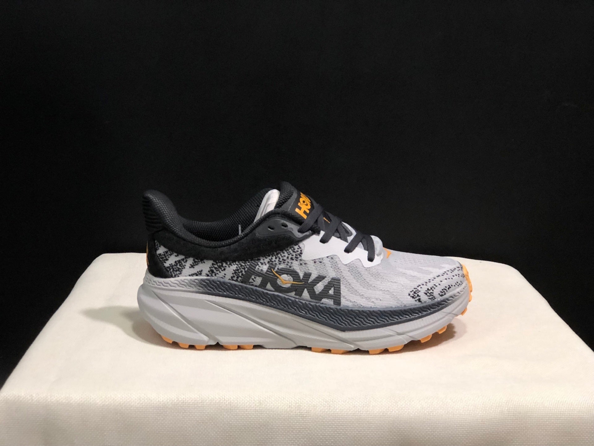HOKA ONE ONE Challenger 7