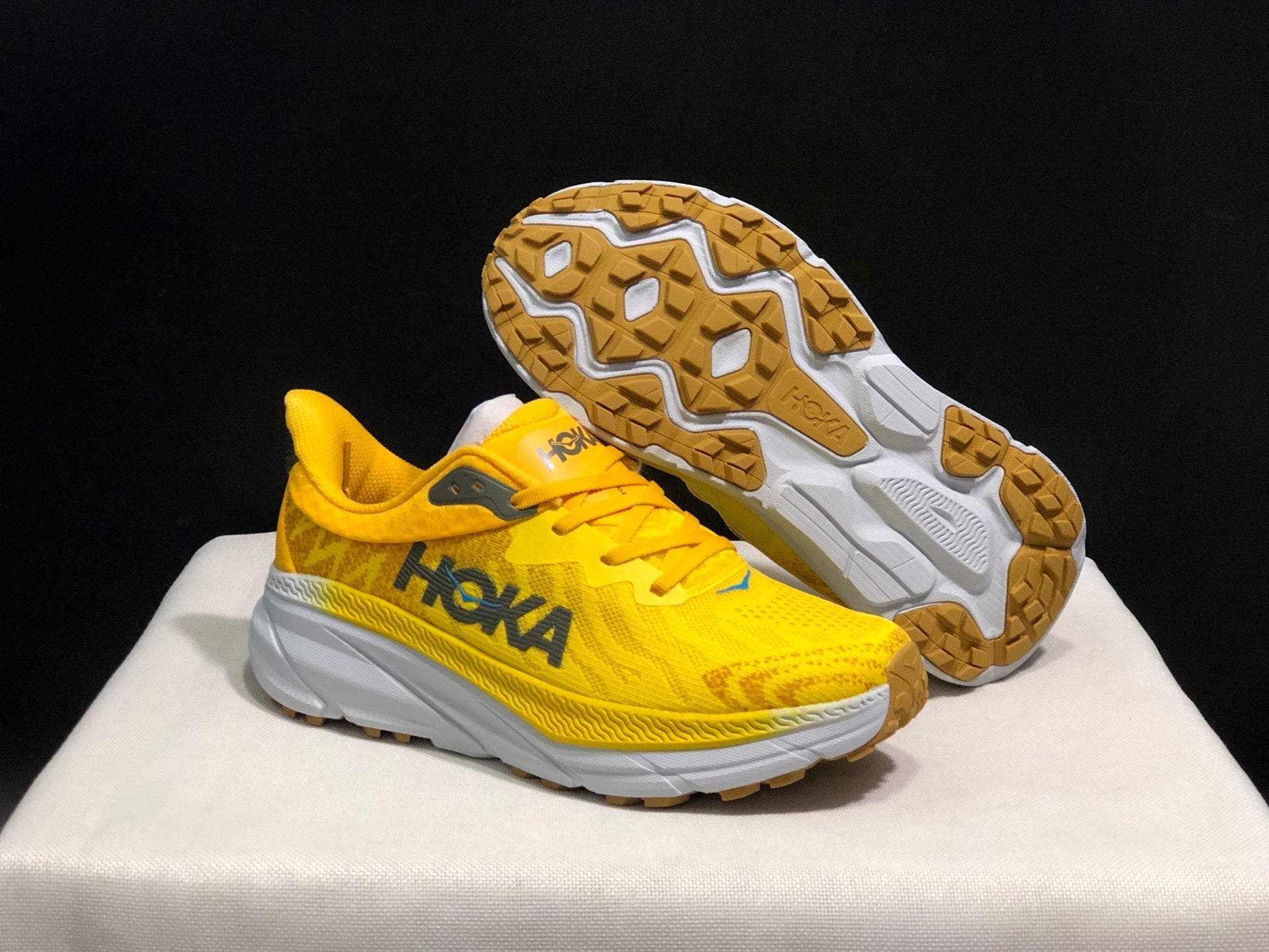 HOKA ONE ONE Challenger 7