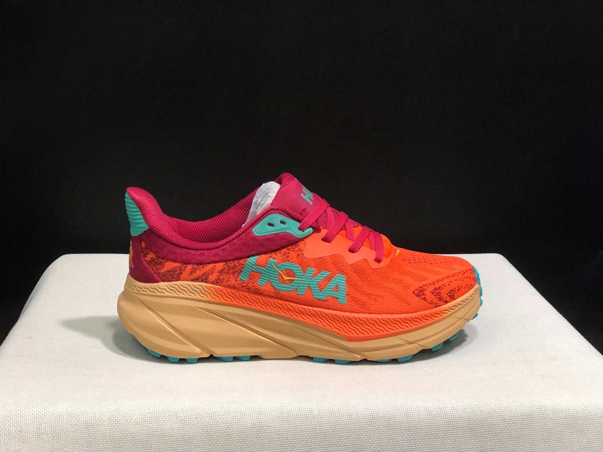 HOKA ONE ONE Challenger 7