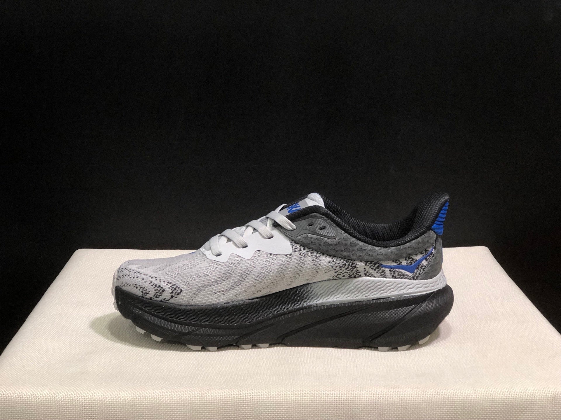 HOKA ONE ONE Challenger 7