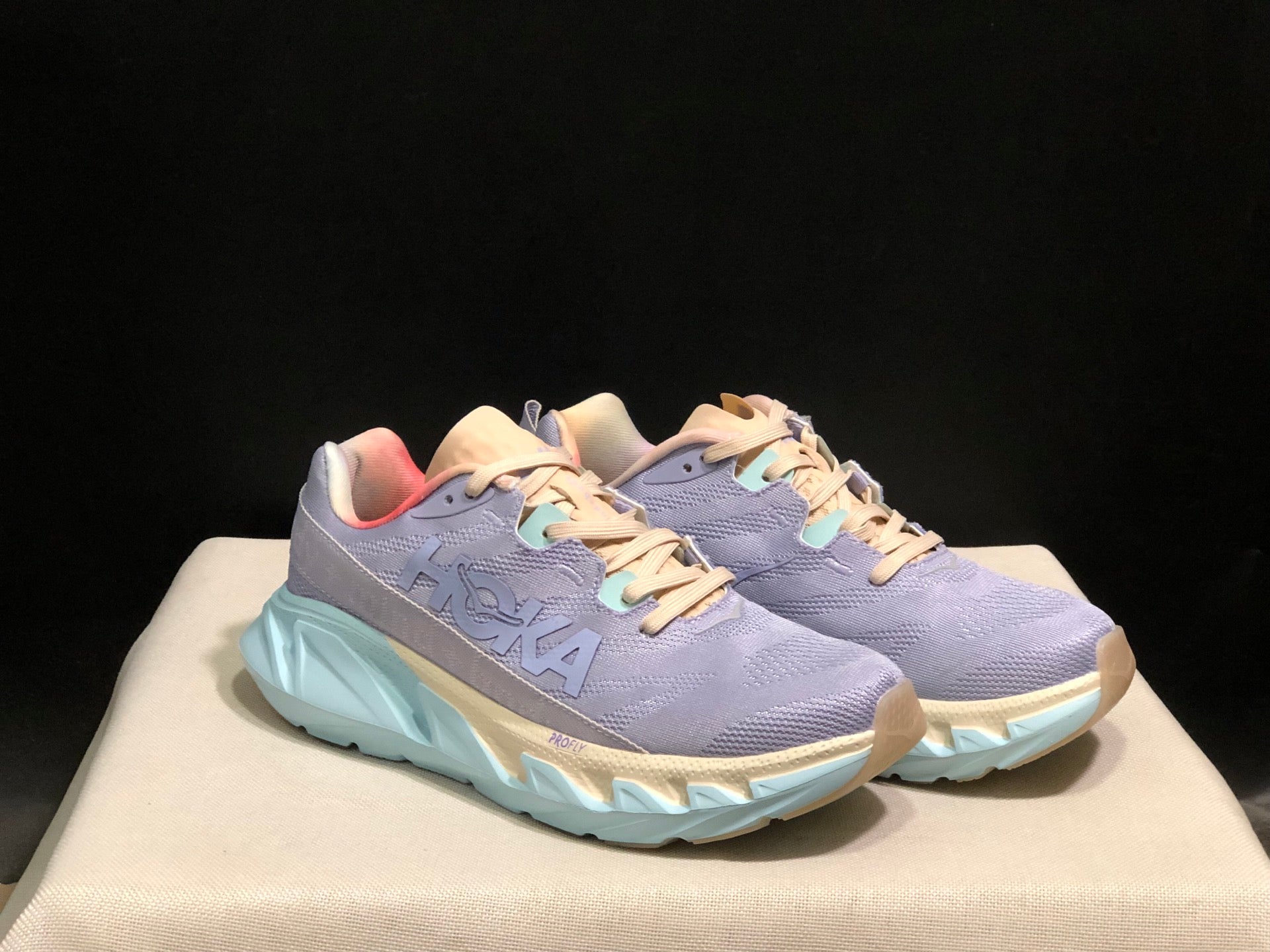 HOKA ONE ONE Elevon 2