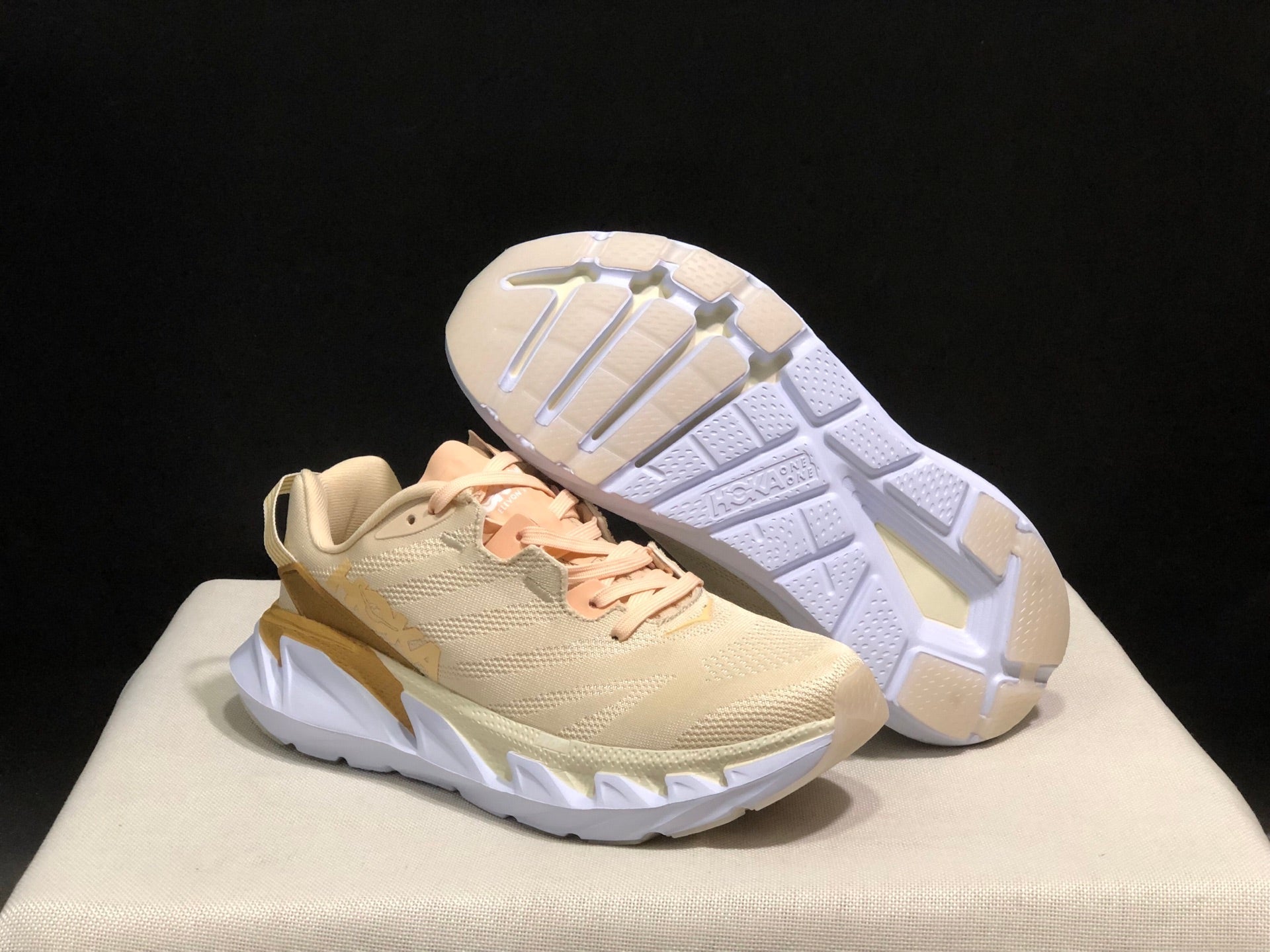 HOKA ONE ONE Elevon 2