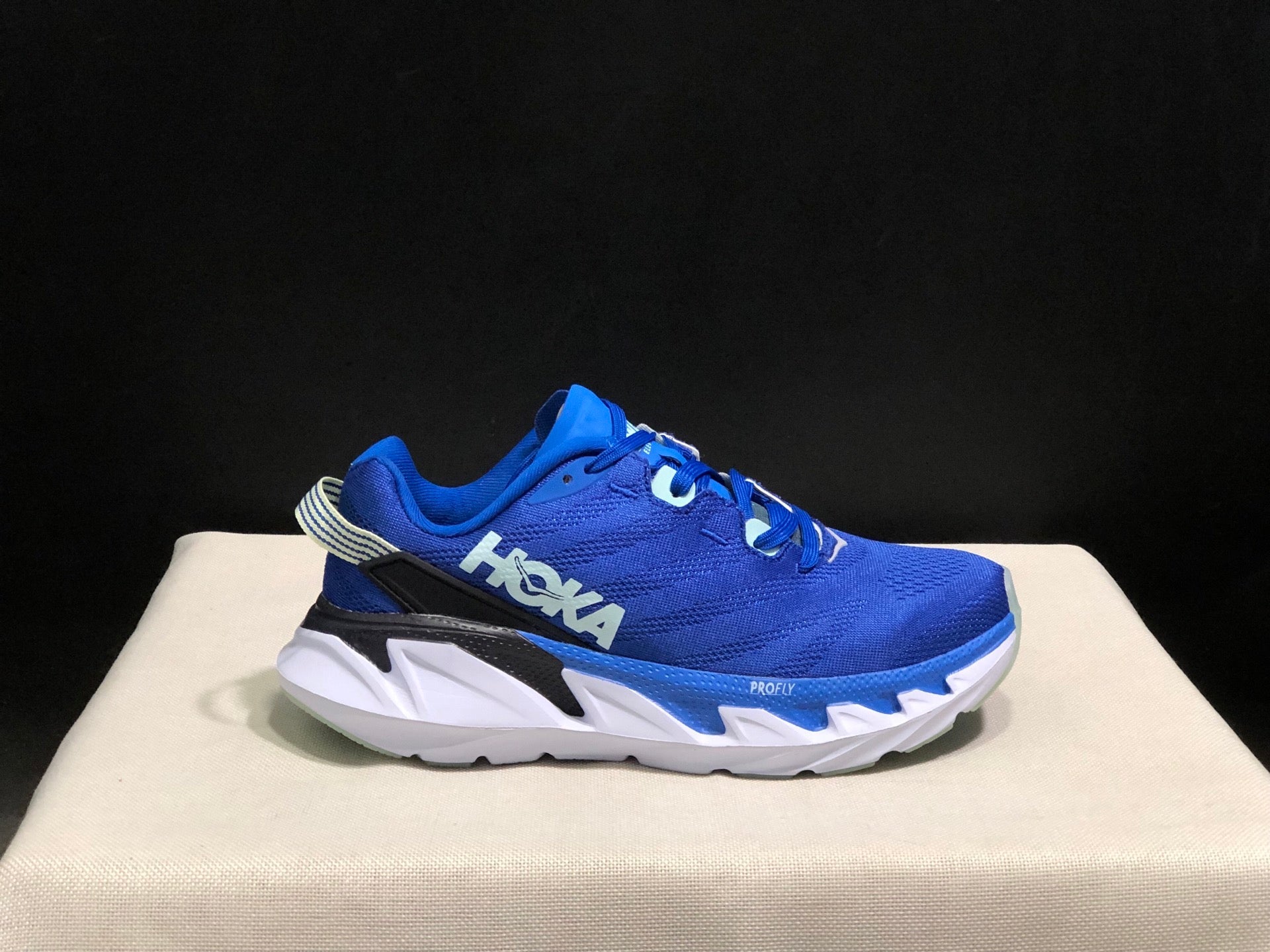 HOKA ONE ONE Elevon 2